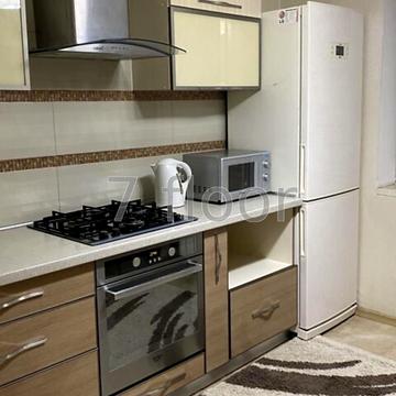 Володимира Івасюка просп. (Героїв Сталінграду), 52