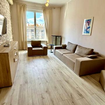 Хрещатик вул. (Kreschatic), 21