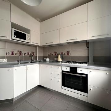 Наталії Ужвій вул., 10