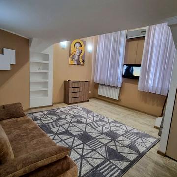 Степана Бандери вул. (Шмідта), 9