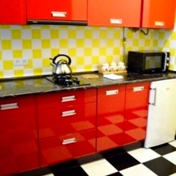 Зернова вул., 2