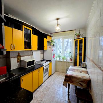 Новозаводська вул., 6