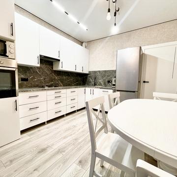 Героїв Небесної Сотні просп., (Будинок 14/4)