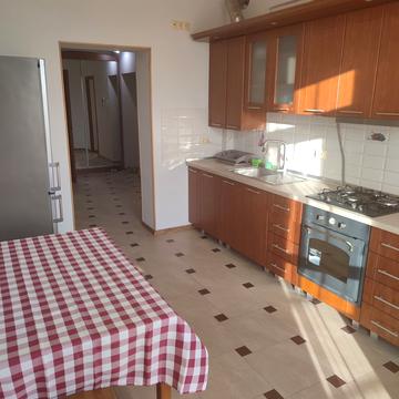 Вишнева вул., 24