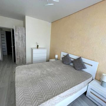 Каховська вул., 62