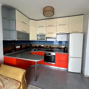 Йорданська вул. (Лайоша Гавро), 1