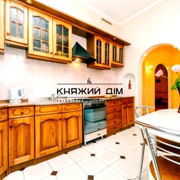 Велика Васильківська вул. (Червоноармійська), 111/113