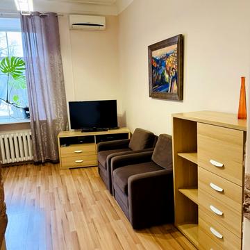 Лисенка вул., 4