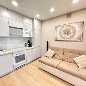 Набережна Перемоги вул., 42