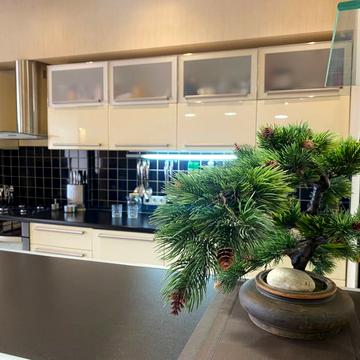 Херсонська вул., 9-А