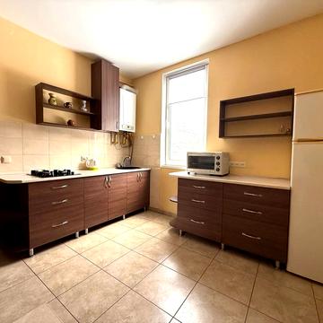 Володимира Кубійовича вул., 12