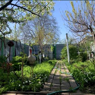 Литовська вул., 25