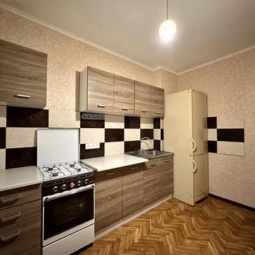 Лариси Руденко вул., 15/14