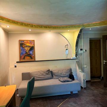 Тернопільська вул., 5