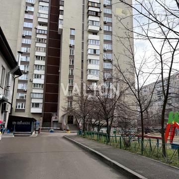 Павла Тичини просп., 10