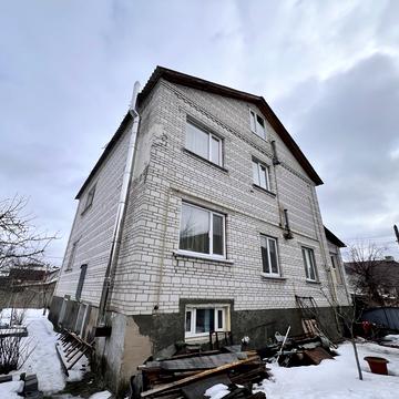 Київська вул., 8