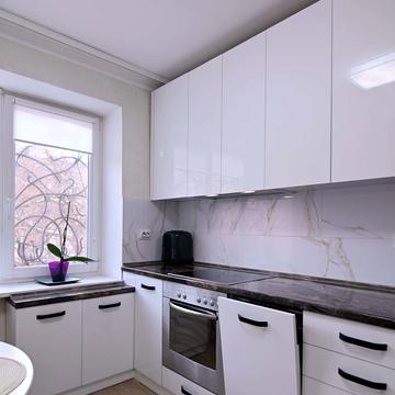 Льонокомбінатівська вул., 3