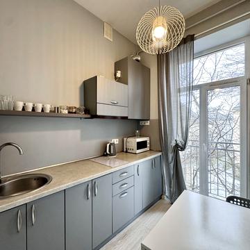 Сніжна вул., 5