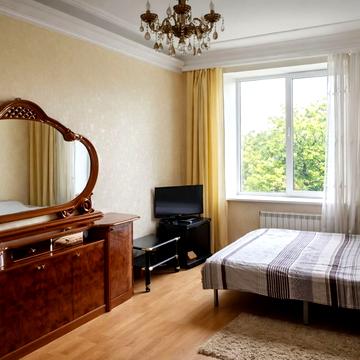 Прорізна вул., 13