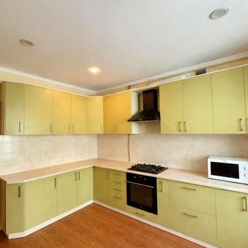 Карла Мікльоша вул., 7