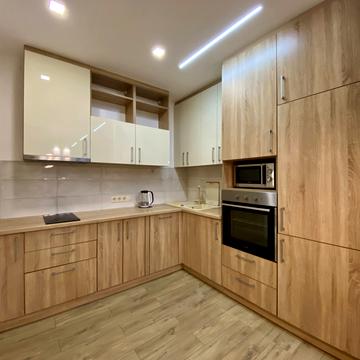 Вячеслава Чорновола вул., 6-А