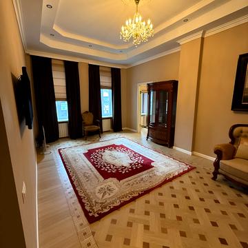 Бессарабська пл., 5-А