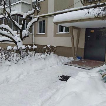 Набережна вул., 20