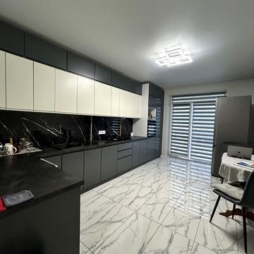 Олександра Довженка вул., 37