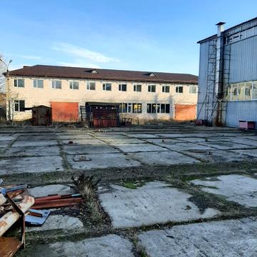 Металургів вул., 19