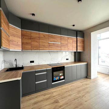 Августина Волошина вул., (Будинок 2)