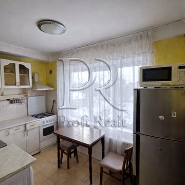 Братиславська вул., 18-Б