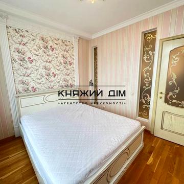 Ованеса Туманяна вул., 3