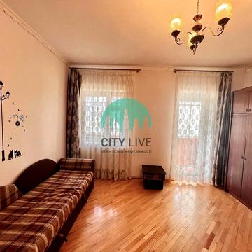 Молодіжна вул., 44/44а