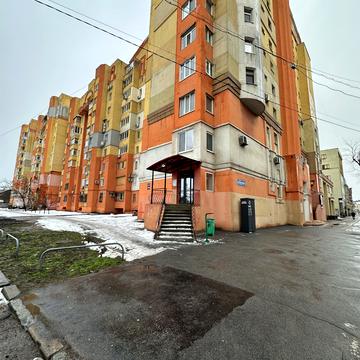 Героїв Харкова просп. (Московський), 64а
