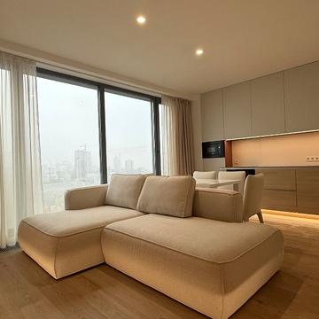 Набережна Перемоги вул., 7