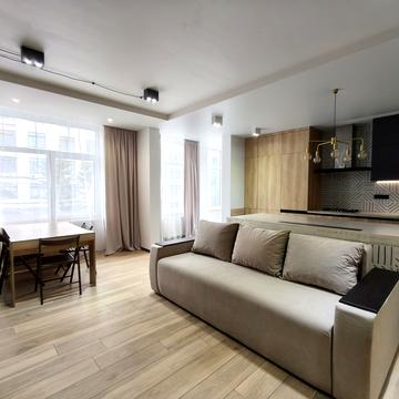 Юнацька вул., 8