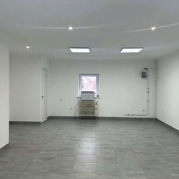 Симона Петлюри вул., 1б