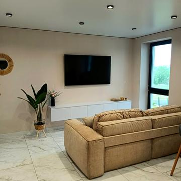 Шептицького вул., 121