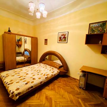 Омеляна Поповича вул., 5а