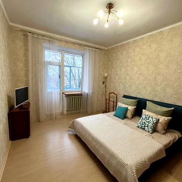 Незалежності вул. (Титова), 5