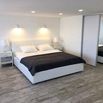 Білогірська, 1 д