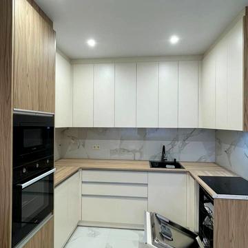 Варненська вул., 29