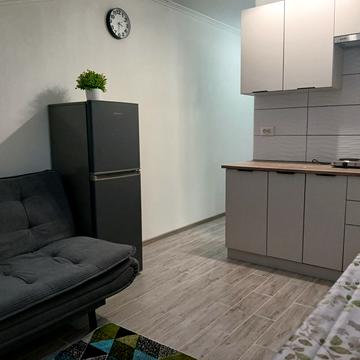 Академіка Шалімова вул., 86