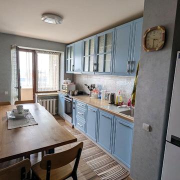 Анатолія Кос-Анатольського вул., 14