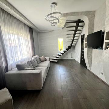 Гусяча вул., 17