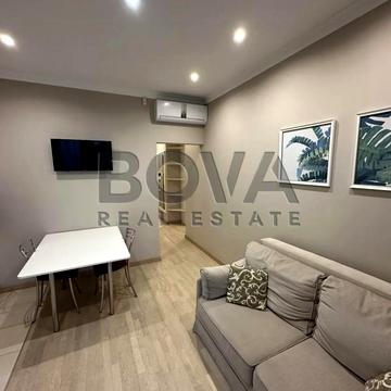 Гоголівська вул., 14