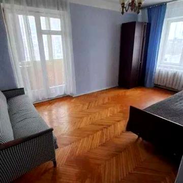 Павла Тичини просп., 21