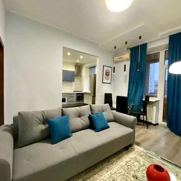 Велика Васильківська вул. (Червоноармійська), 58