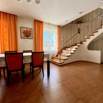 Білогорська вул. (Фабриціуса), 88