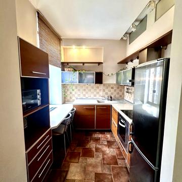 Велика Васильківська вул. (Червоноармійська), 130